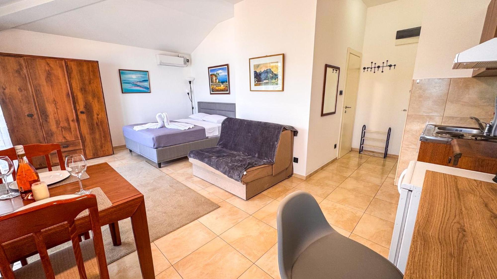 Qumi Apartments Tivat Exterior photo