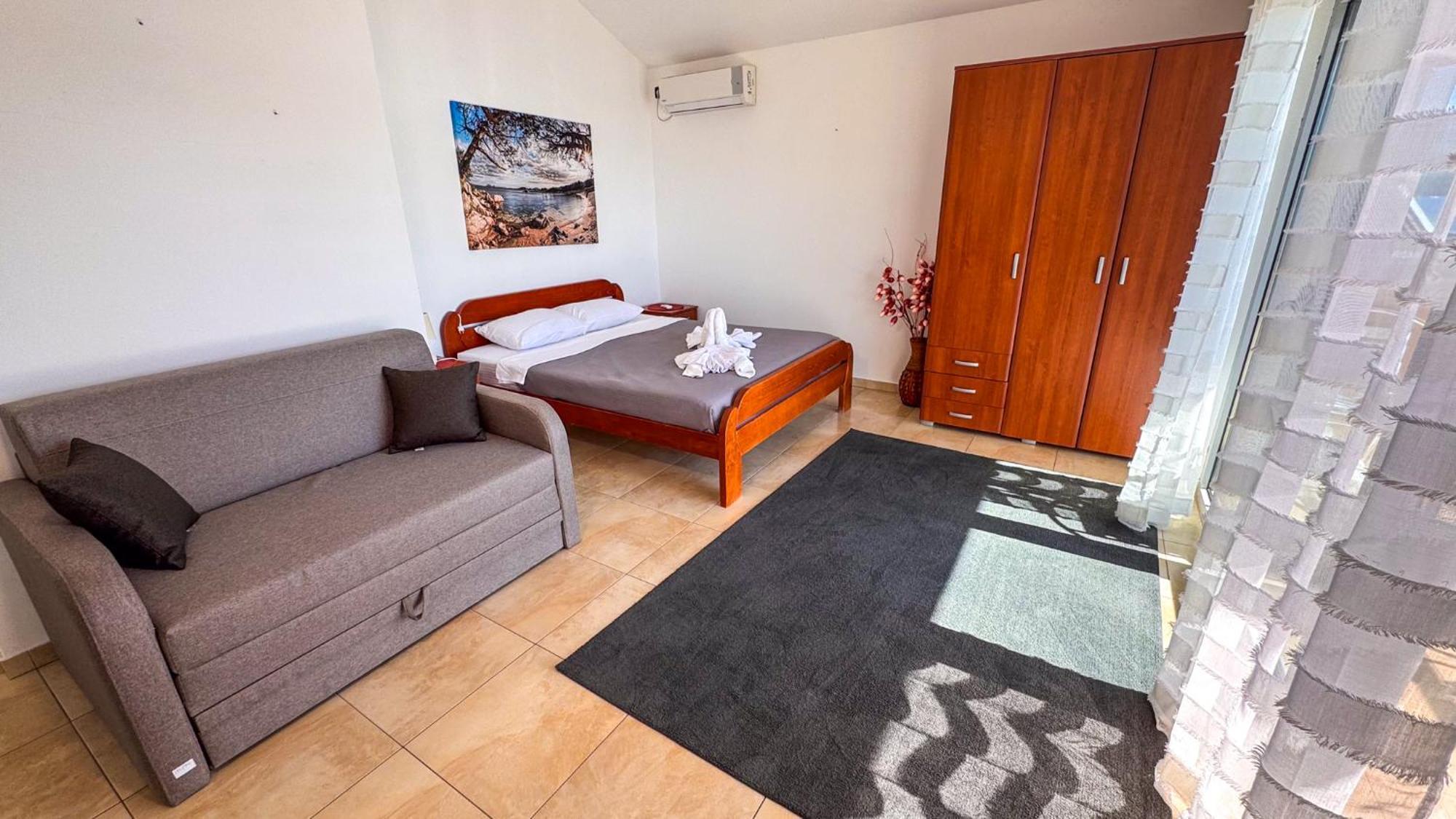 Qumi Apartments Tivat Exterior photo